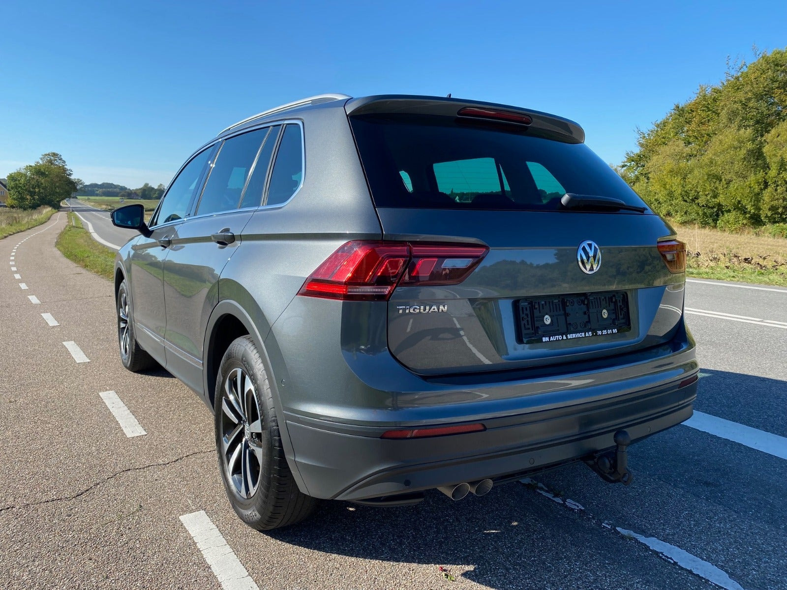Grå VW Tiguan fra 2019