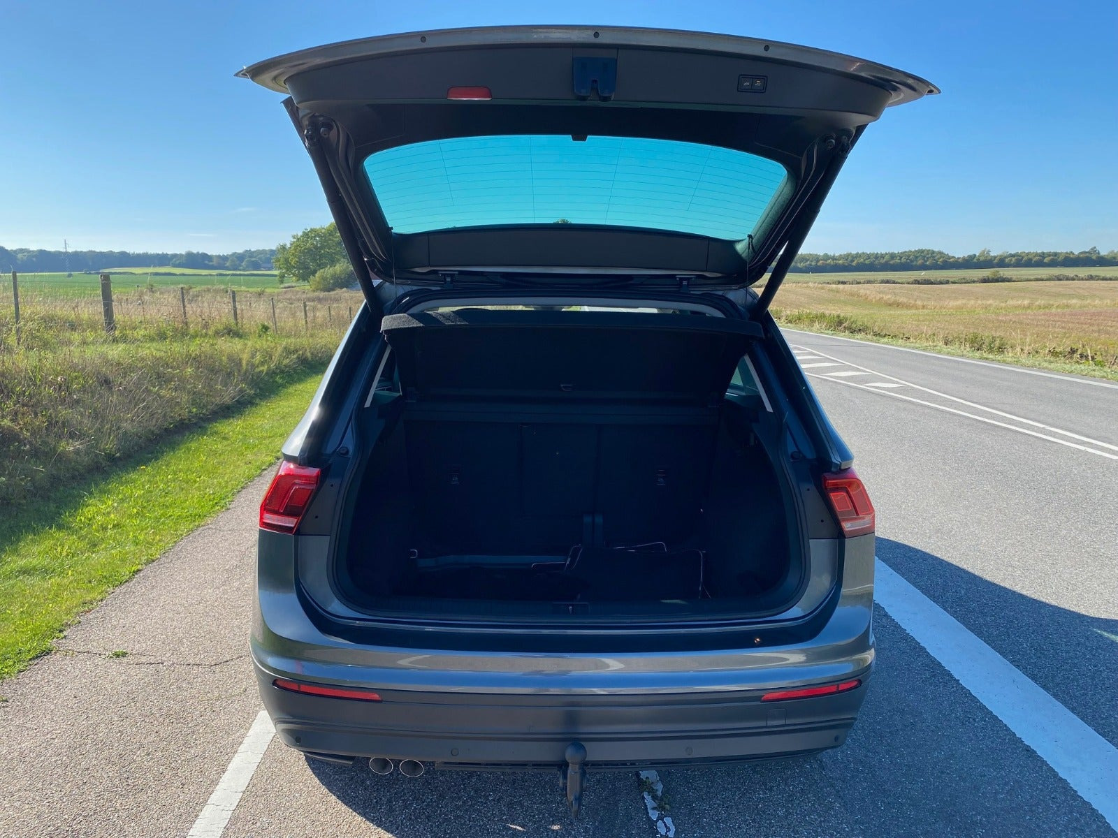 Grå VW Tiguan fra 2019
