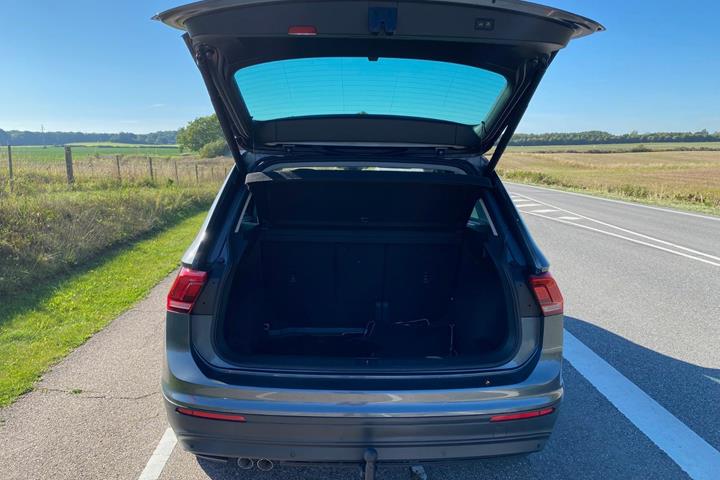 Grå VW Tiguan fra 2019