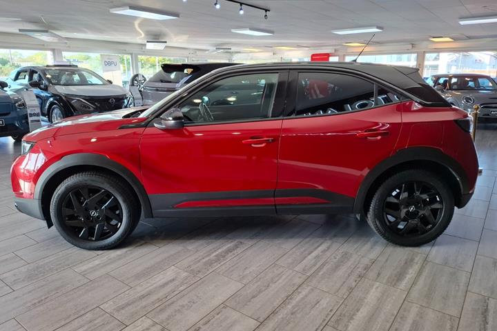 Rød Opel Mokka-e fra 2024