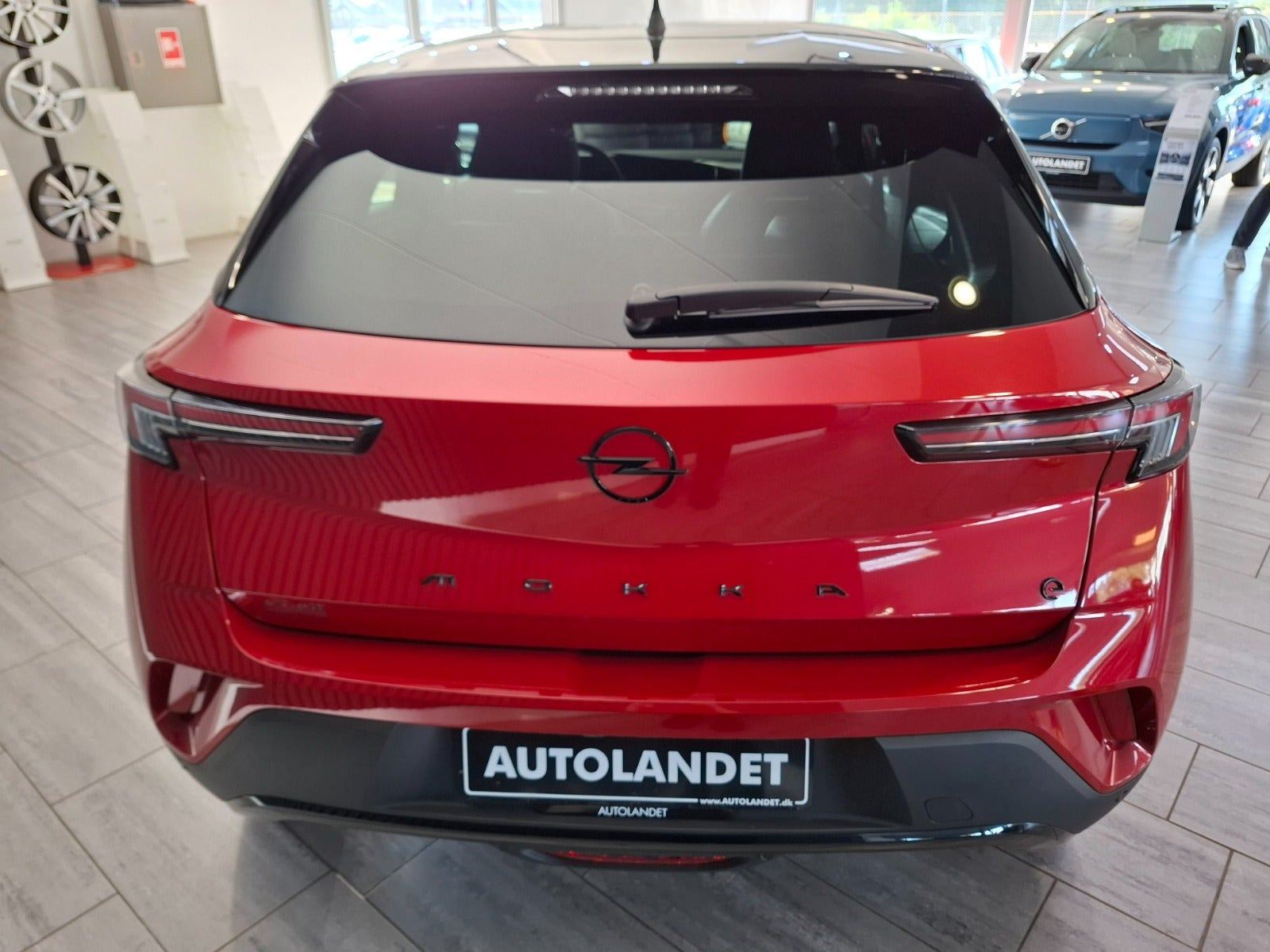 Rød Opel Mokka-e fra 2024