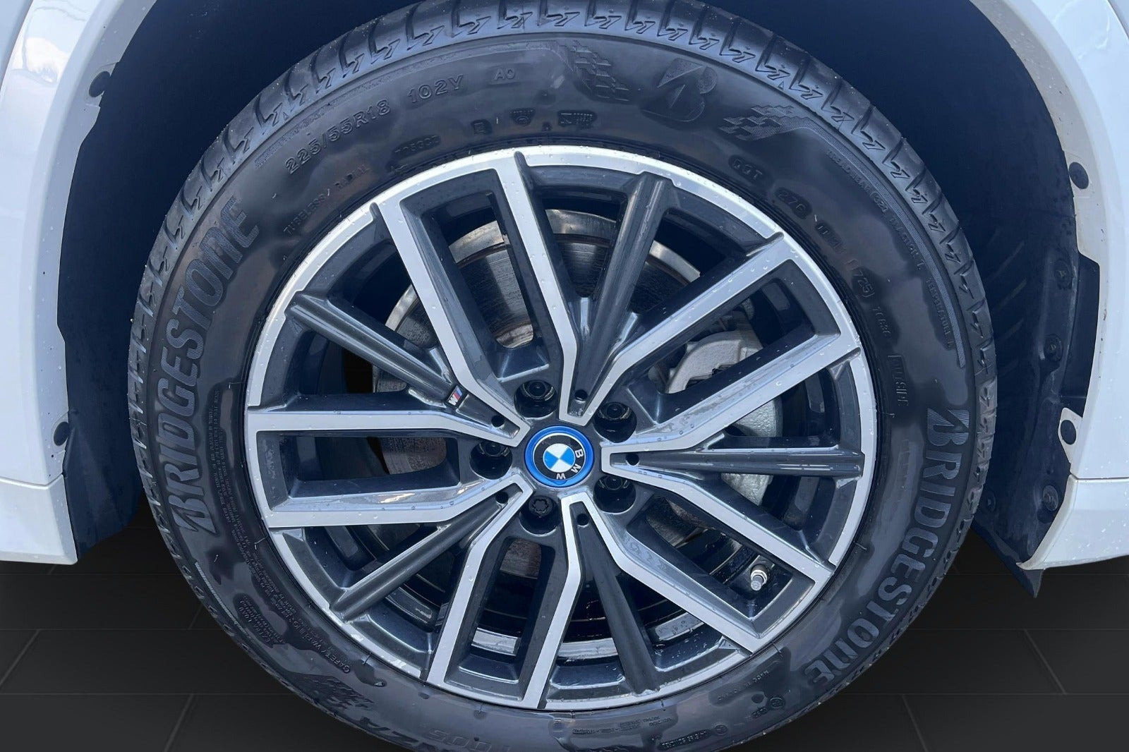Hvid BMW iX1 fra 2023