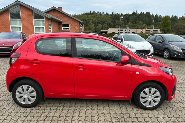 Rød Peugeot 108 fra 2015