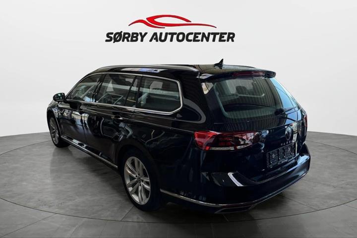 Sort VW Passat fra 2022