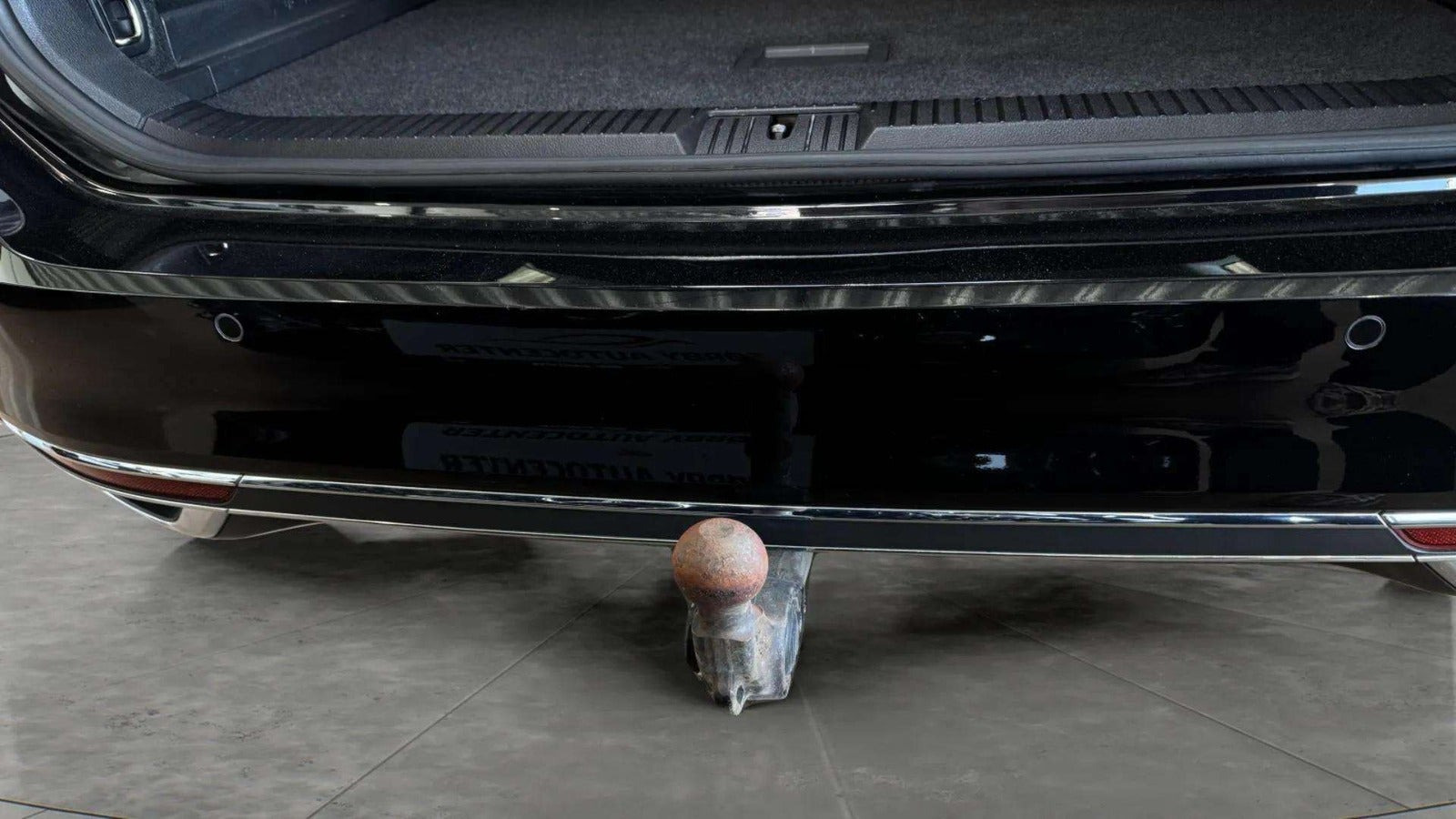 Sort VW Passat fra 2022