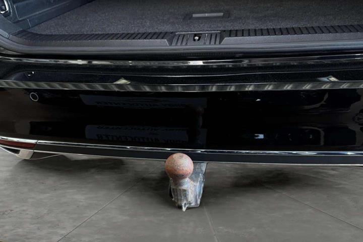 Sort VW Passat fra 2022