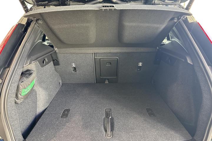 Sort Volvo EX40 fra 2025