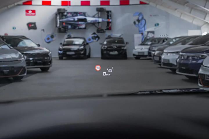Grå Audi e-tron fra 2022