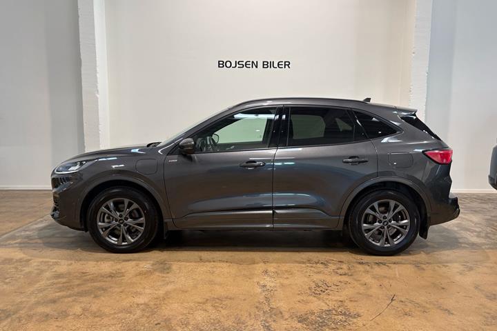 Grå Ford Kuga fra 2021