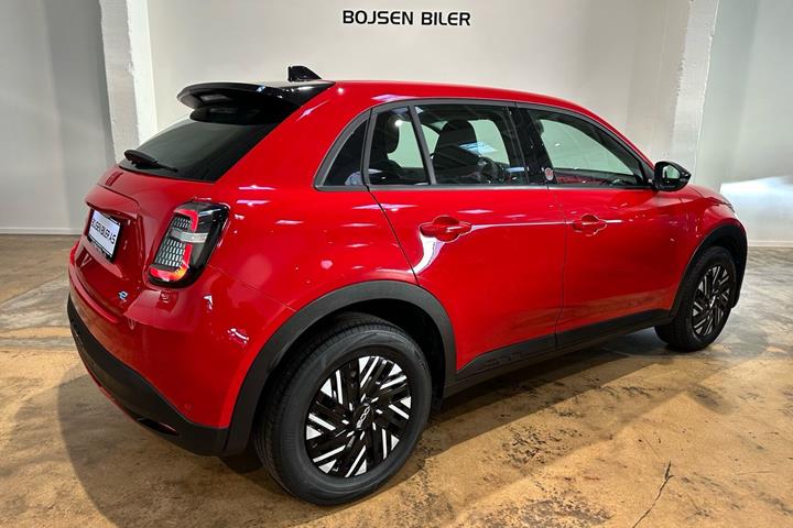 Rød Fiat 600e fra 2024