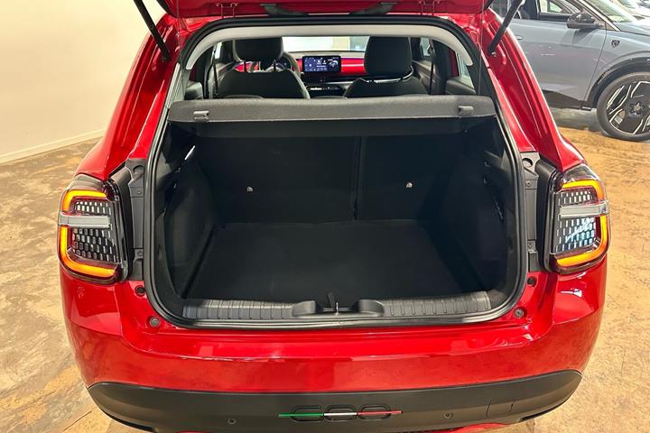Rød Fiat 600e fra 2024