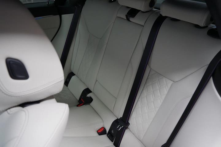 undefined BMW i4 fra 2025