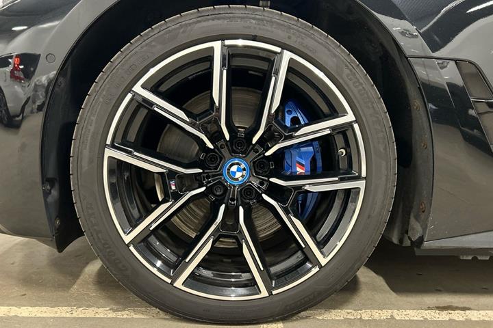 Sort BMW i4 fra 2024