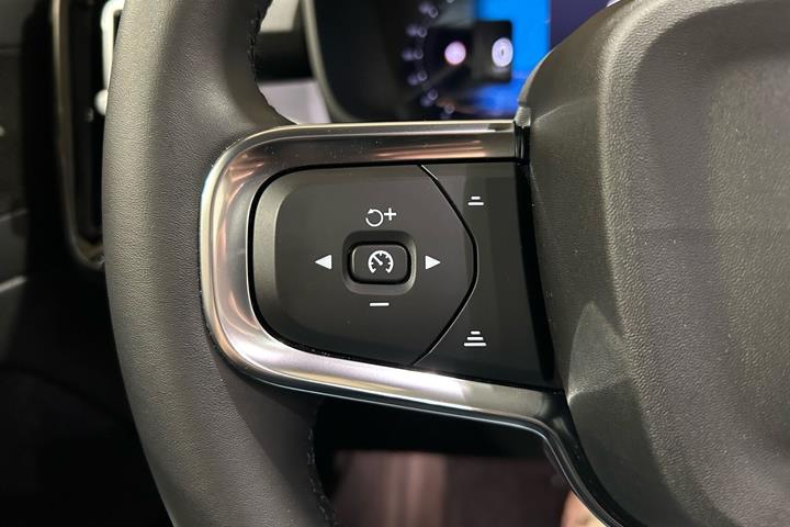 Sort Volvo XC40 fra 2023