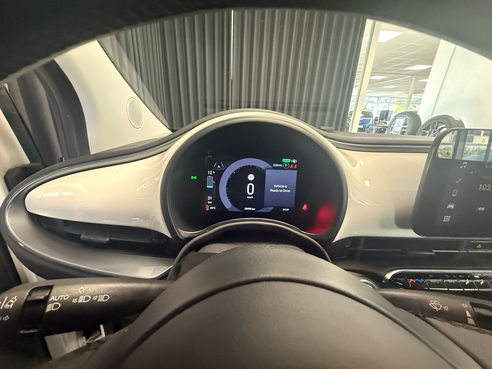 Hvid Fiat 500e fra 2023