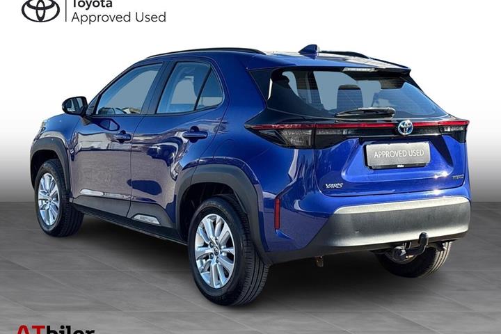 Blå Toyota Yaris Cross fra 2023