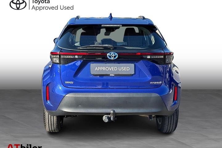 Blå Toyota Yaris Cross fra 2023