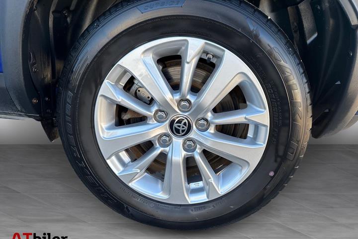 Blå Toyota Yaris Cross fra 2023