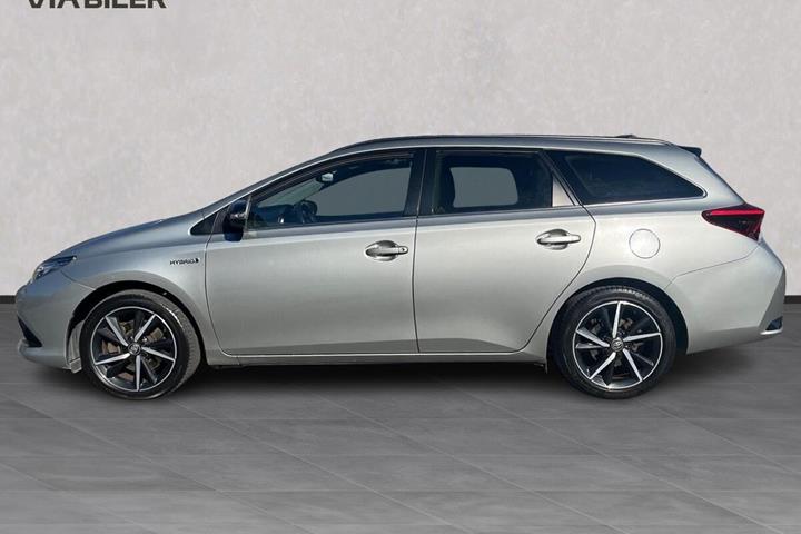 Grå Toyota Auris fra 2018