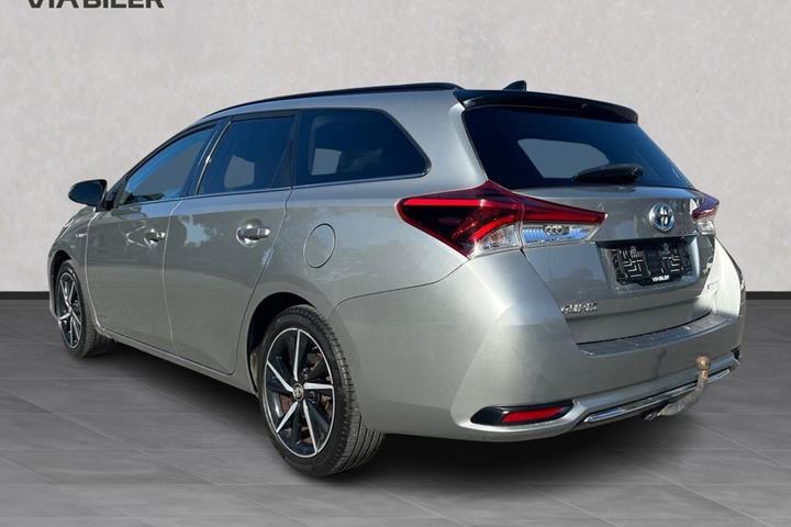 Grå Toyota Auris fra 2018