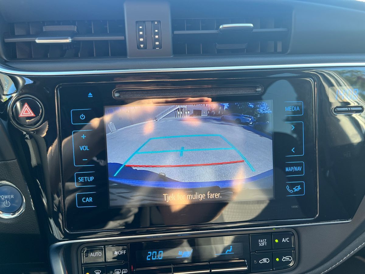 Grå Toyota Auris fra 2018