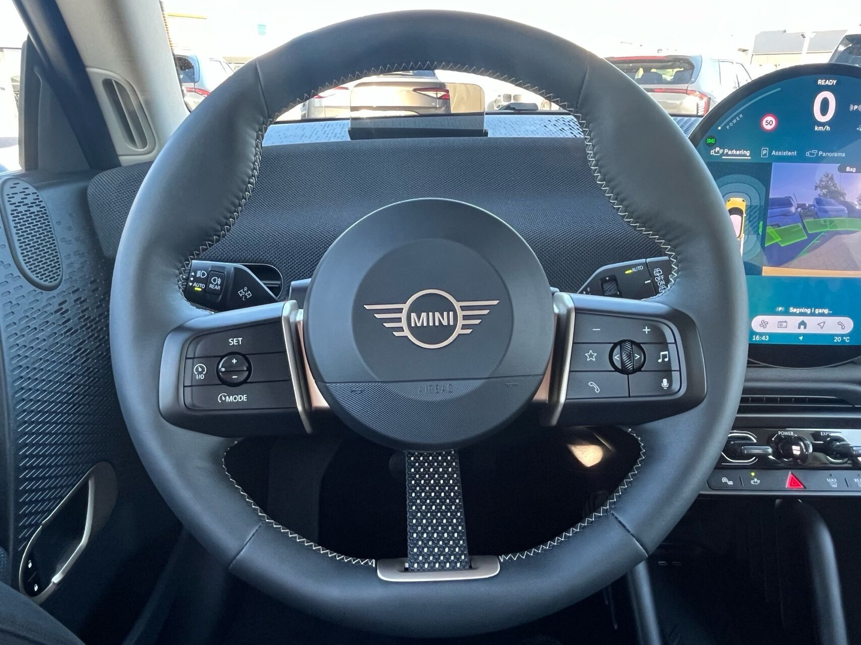 Gul Mini Cooper fra 2025