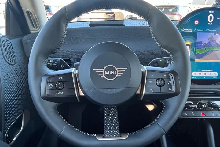 Gul Mini Cooper fra 2025