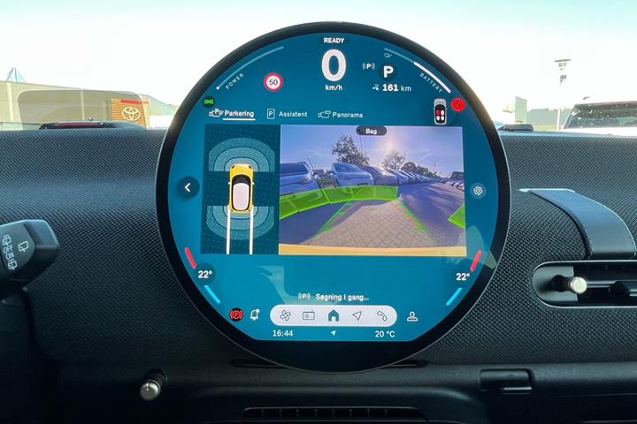 Gul Mini Cooper fra 2025