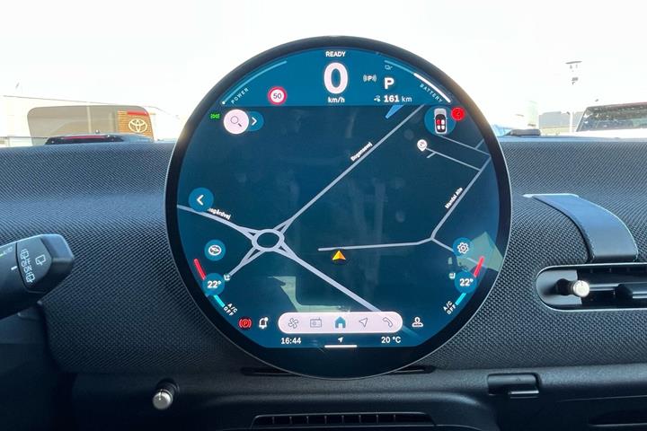 Gul Mini Cooper fra 2025