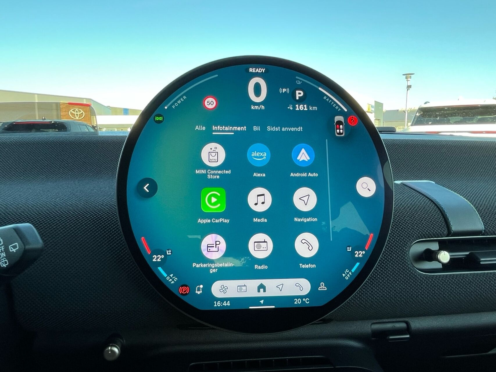 Gul Mini Cooper fra 2025