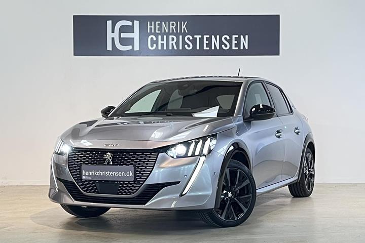 Grå Peugeot e-208 fra 2023