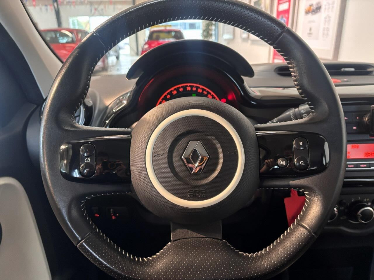 Sort Renault Twingo fra 2015