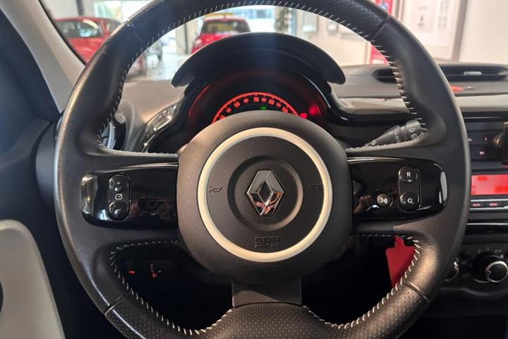 Sort Renault Twingo fra 2015