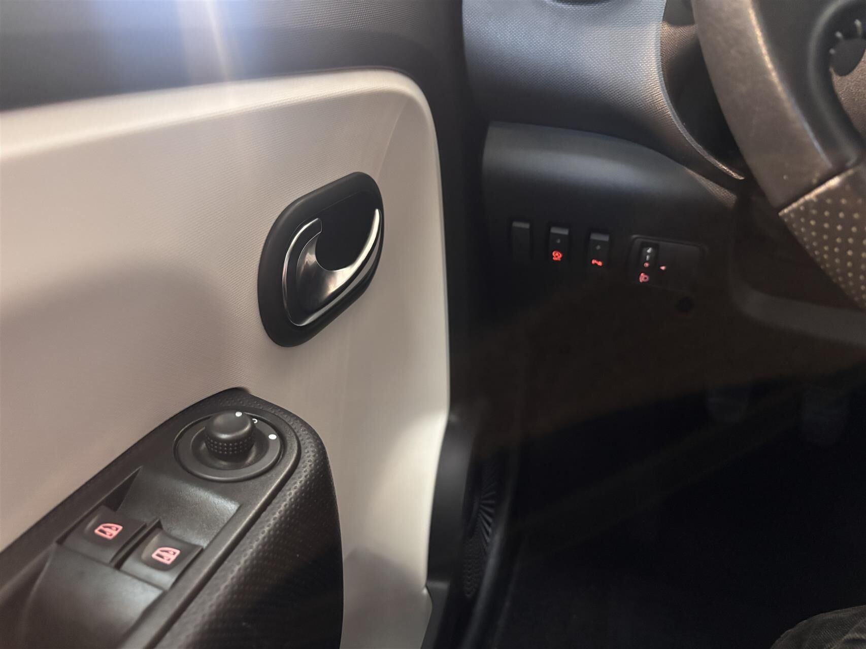 Sort Renault Twingo fra 2015