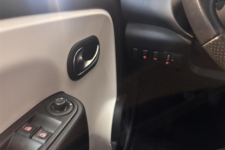Sort Renault Twingo fra 2015