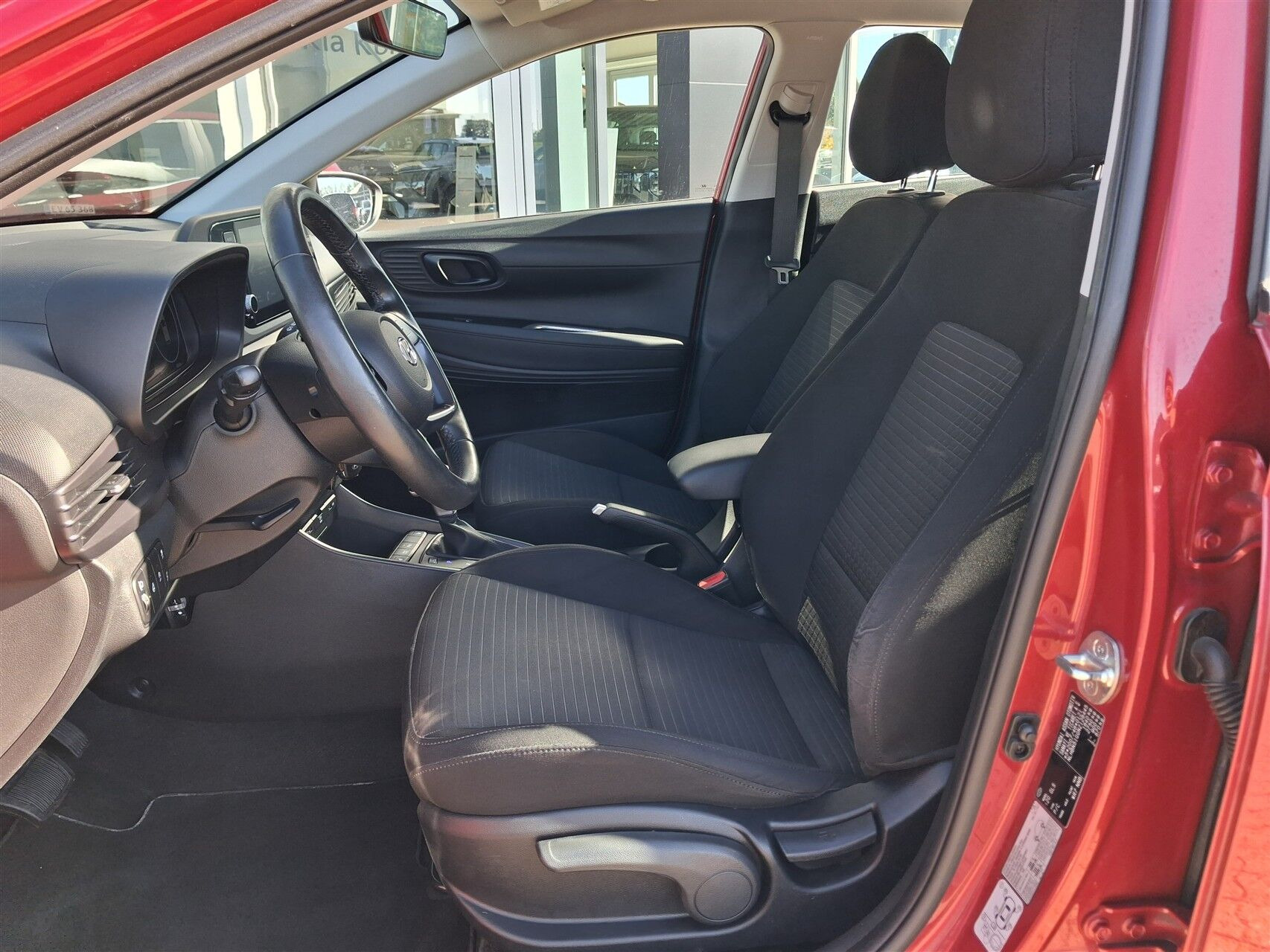 Rød Hyundai i20 fra 2022