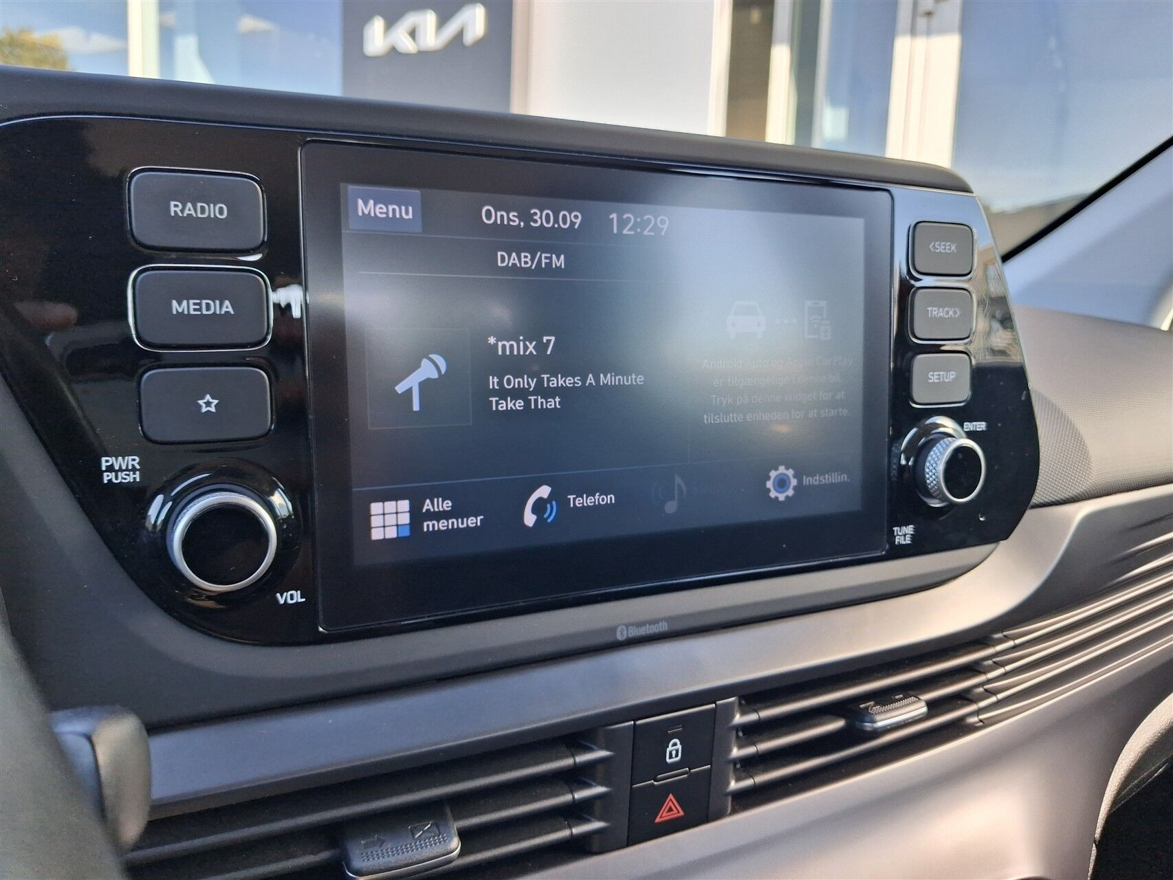 Rød Hyundai i20 fra 2022