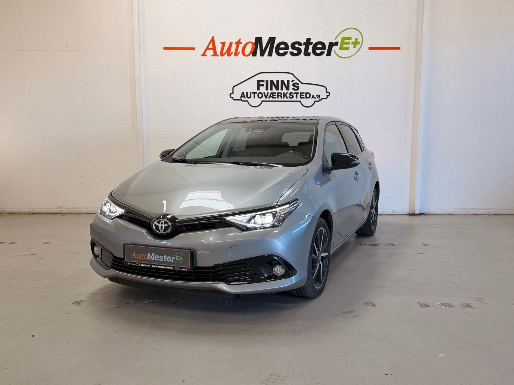 Sølv Toyota Auris fra 2018