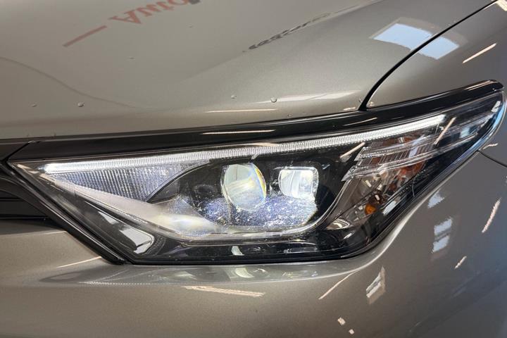 Sølv Toyota Auris fra 2018