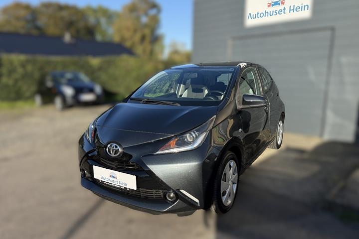 Grå Toyota Aygo fra 2017