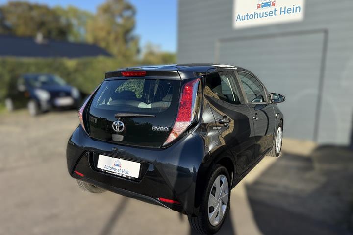 Grå Toyota Aygo fra 2017
