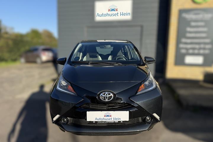 Grå Toyota Aygo fra 2017