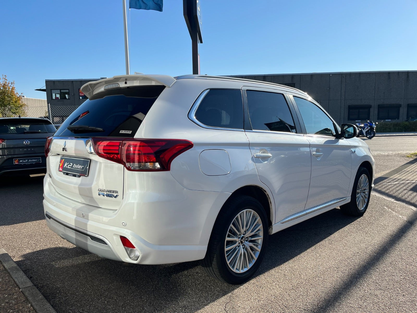 Hvid Mitsubishi Outlander fra 2019