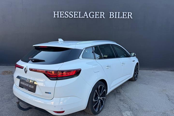 Hvid Renault Megane IV fra 2021