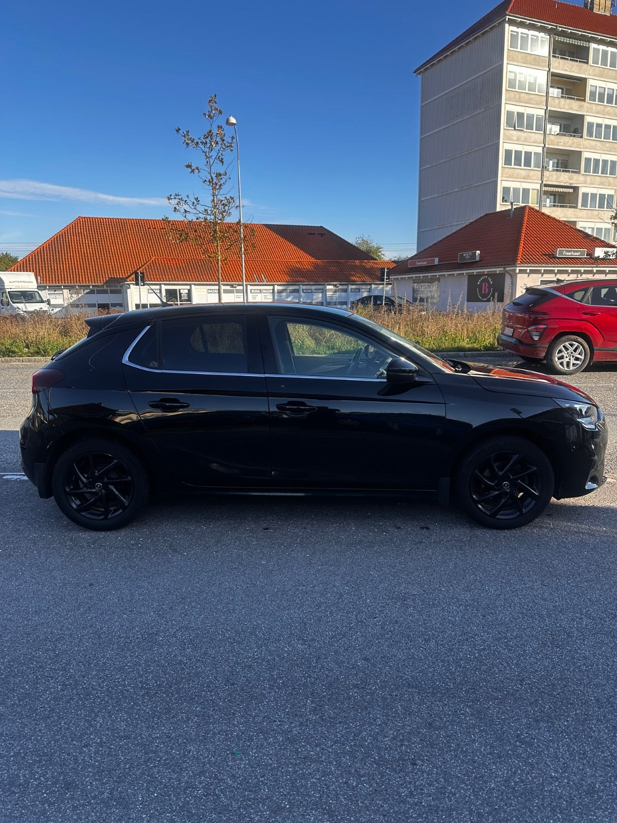 Sort Opel Corsa fra 2020