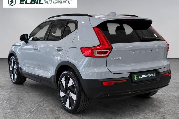 Grå Volvo EX40 fra 2026