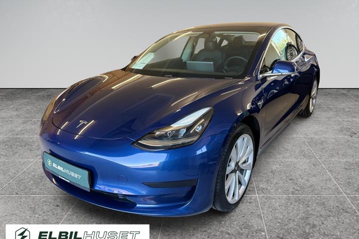 Blå Tesla Model 3 fra 2020
