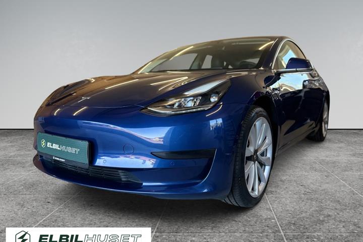 Blå Tesla Model 3 fra 2020