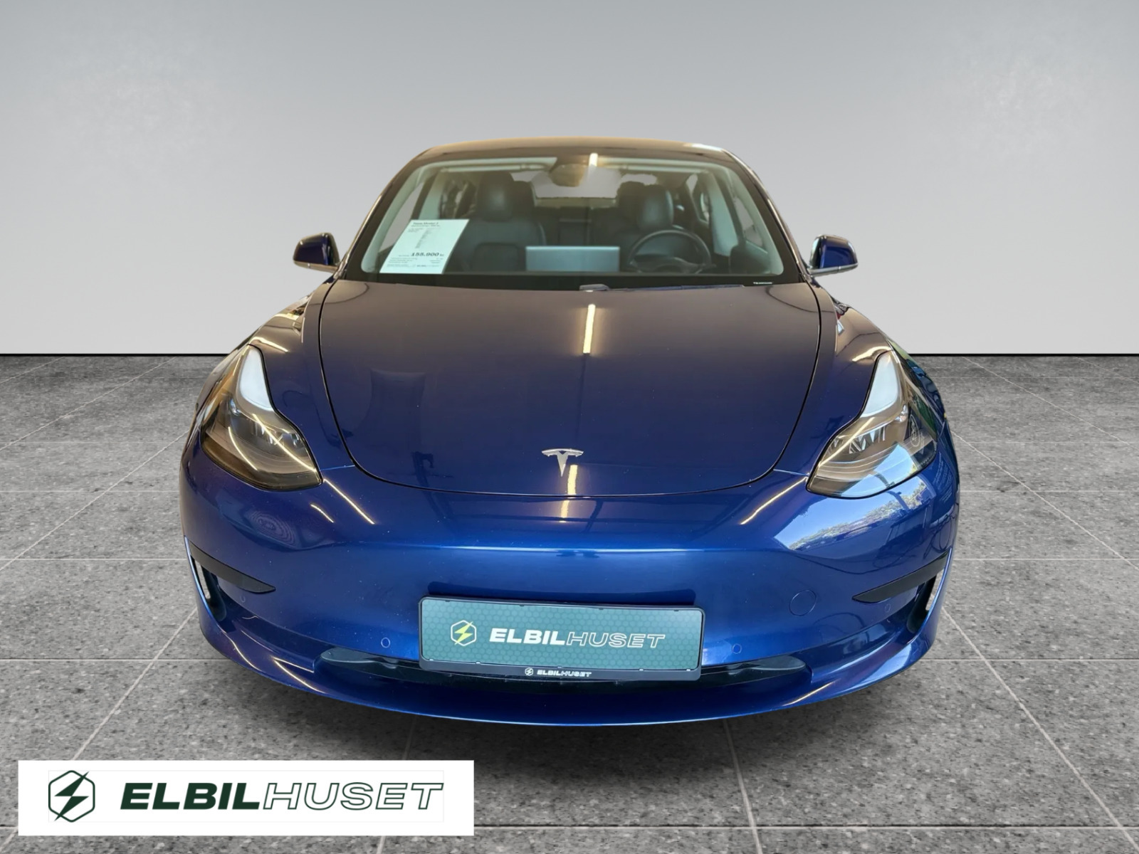 Blå Tesla Model 3 fra 2020