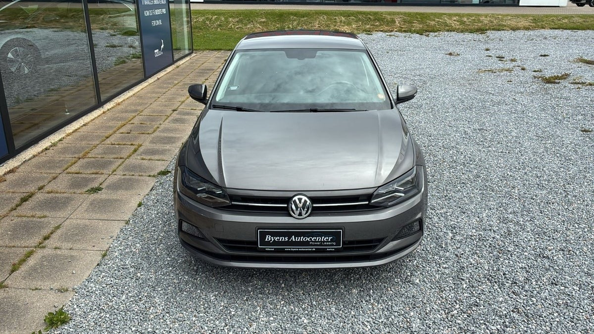 Grå VW Polo fra 2019